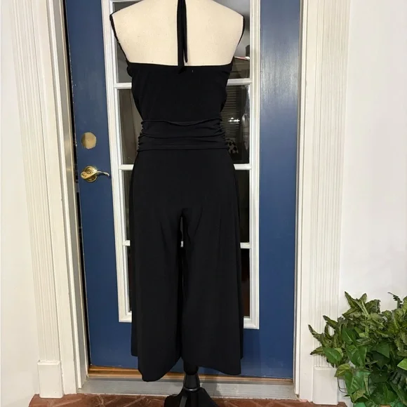 White House Black Market Black cropped Jumpsuit SIZE medium - Picture 7 of 7